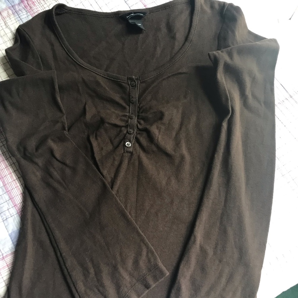 Moda international long sleeve tee